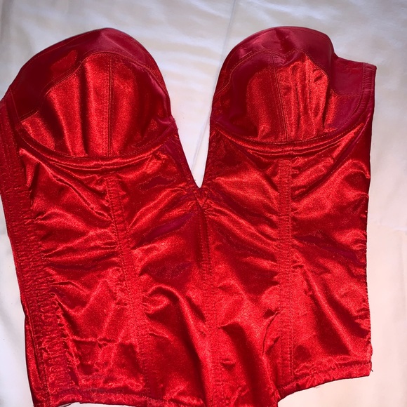 Silk/ Satin red corset - Picture 2 of 8